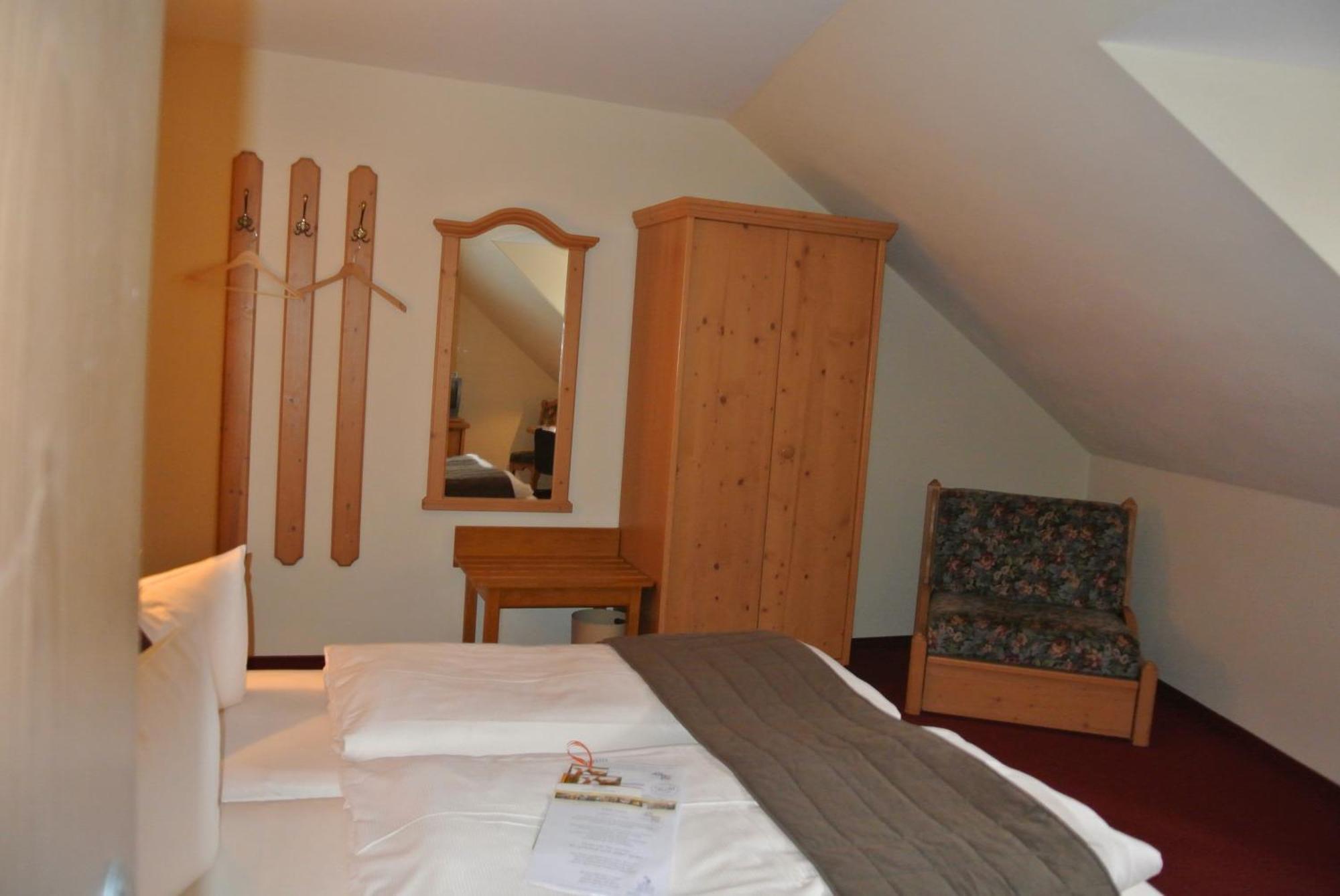 Akzent Hotel Am Bach デッテルバッハ エクステリア 写真