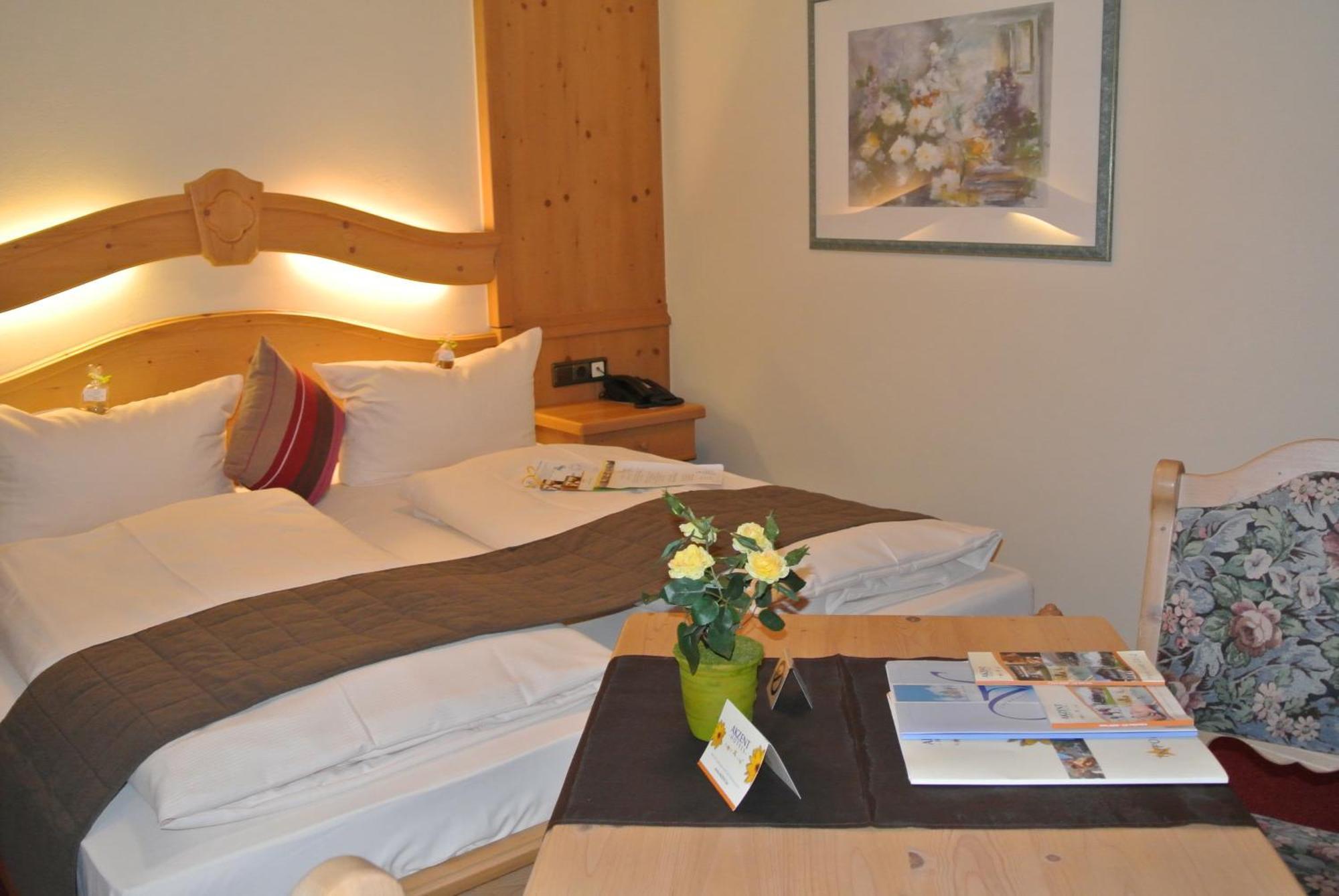 Akzent Hotel Am Bach デッテルバッハ エクステリア 写真